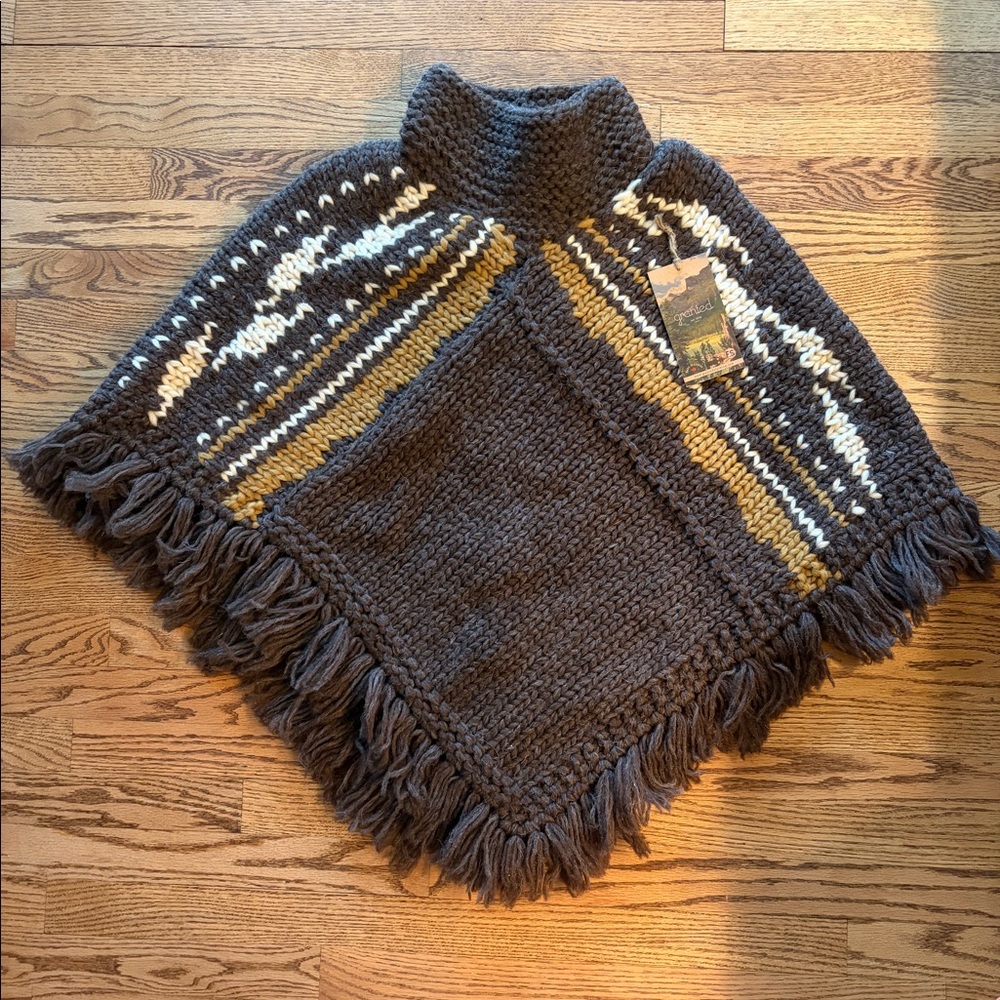 NWT Granted women’s wool cape poncho hand knit Canadian Heritage Sweater